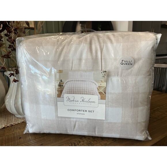 Modern Heirloom Queen Gingham Comforter Tan NEW - Picture 2 of 9
